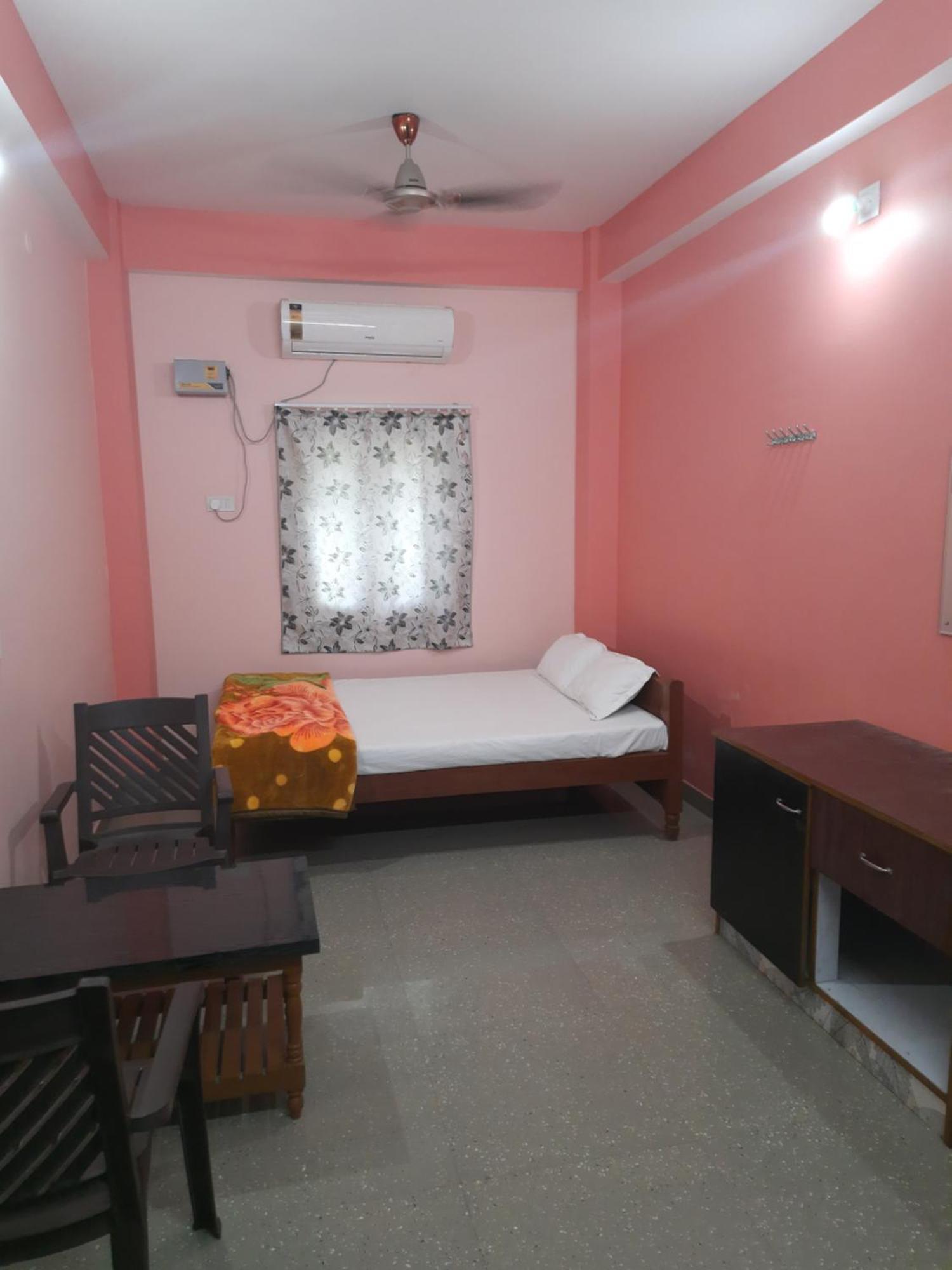 Lbh Hotel Gaya Exterior foto